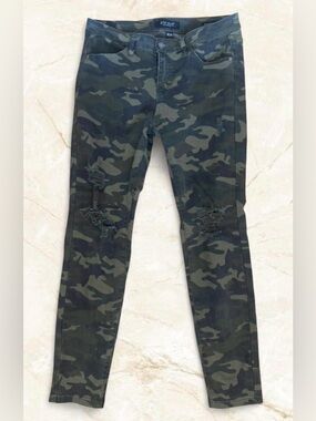 Judy Blue Camo Distressed Skinny Jeans 29" Utility Outdoors